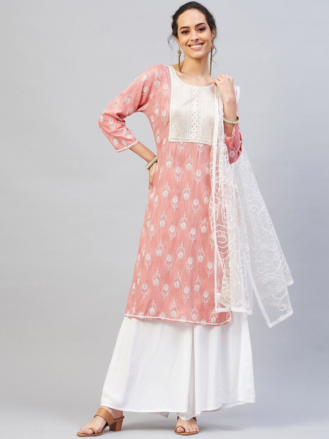 

InWeave Women Peach-Coloured Floral Printed Kurta with Palazzos & With Dupatta