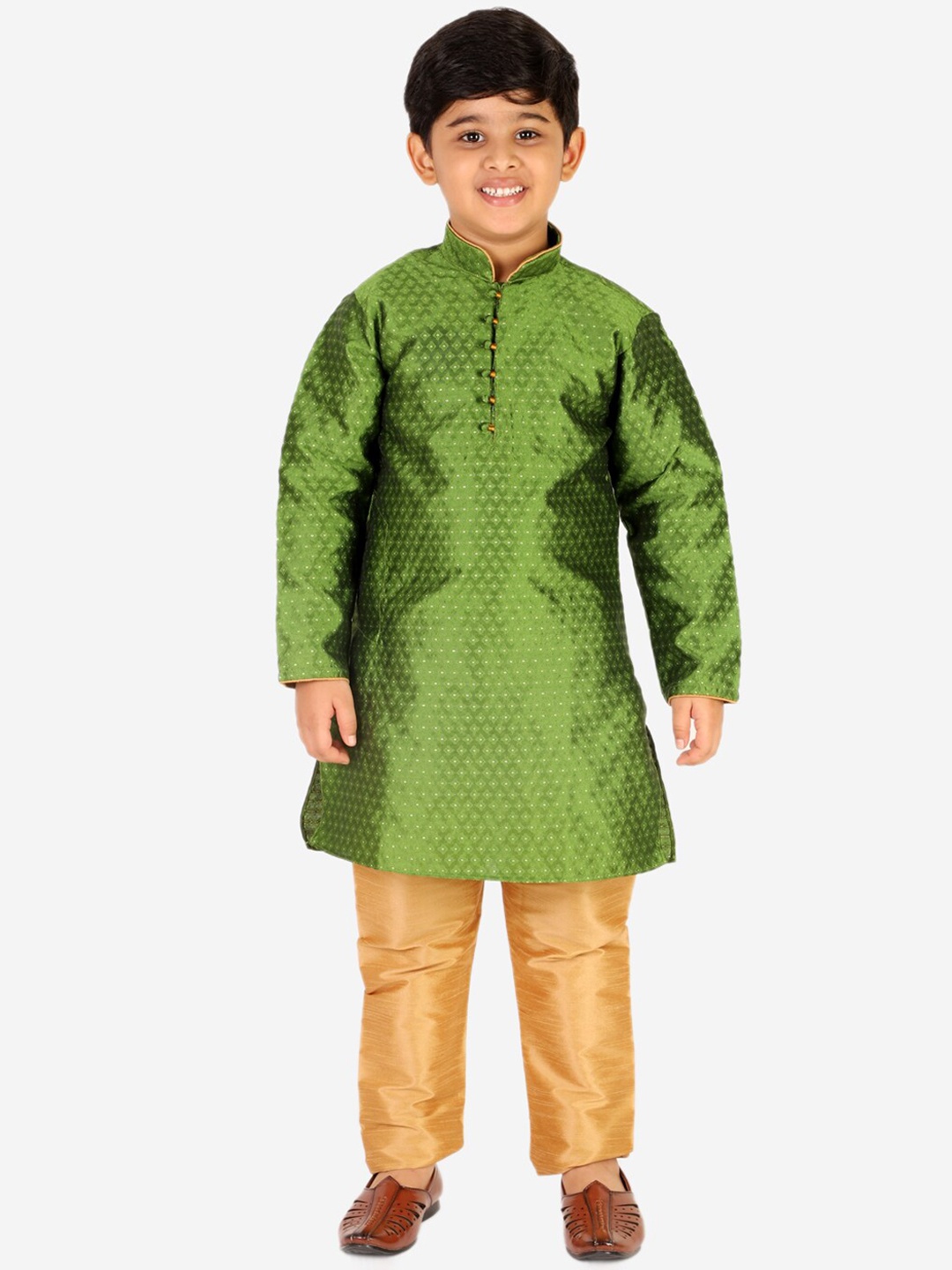 

Pro-Ethic STYLE DEVELOPER Boys Ethnic Motifs Pure Silk Kurta with Pyjamas, Green