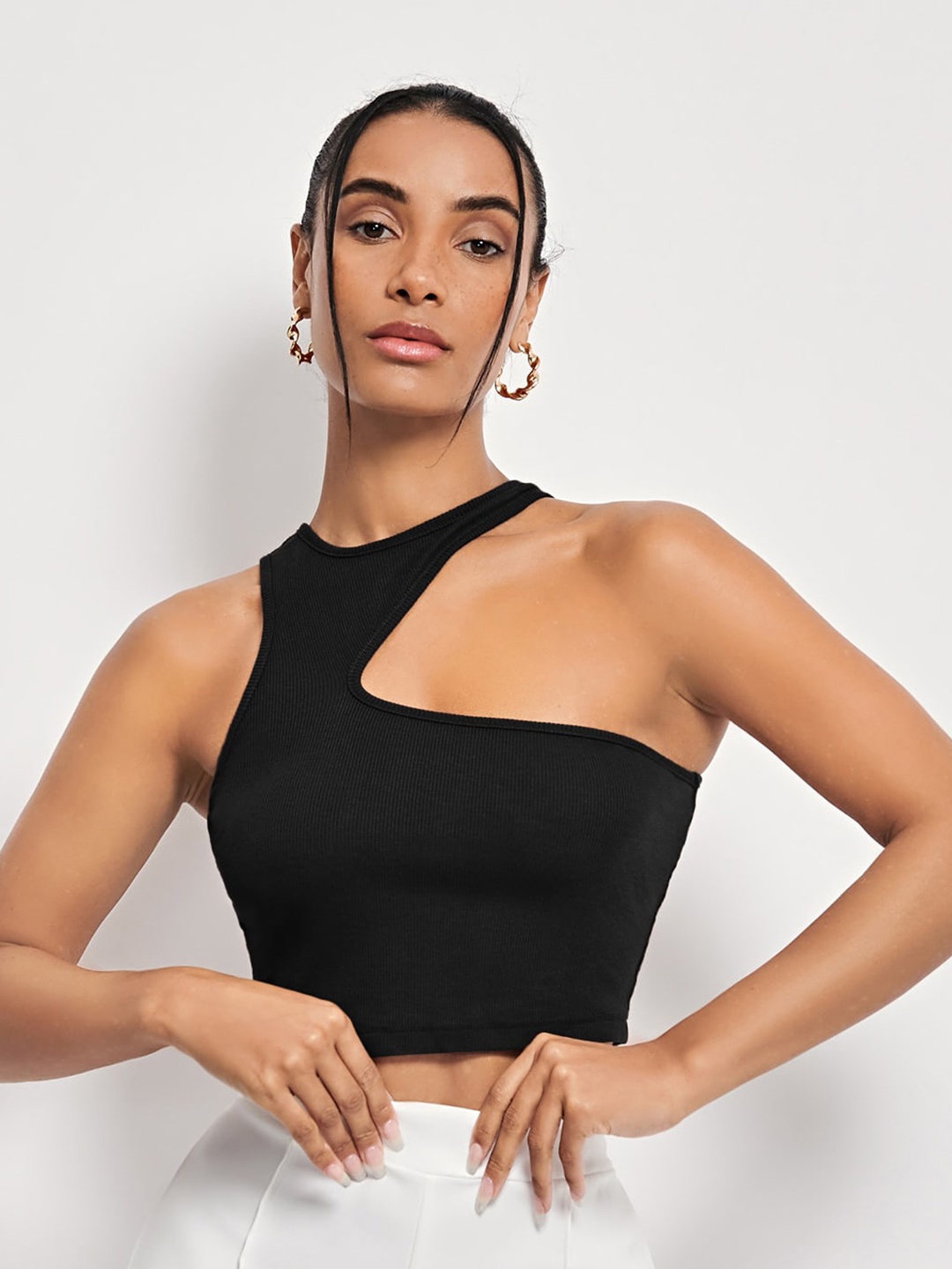 

AAHWAN Women Black One Shoulder Crop Top