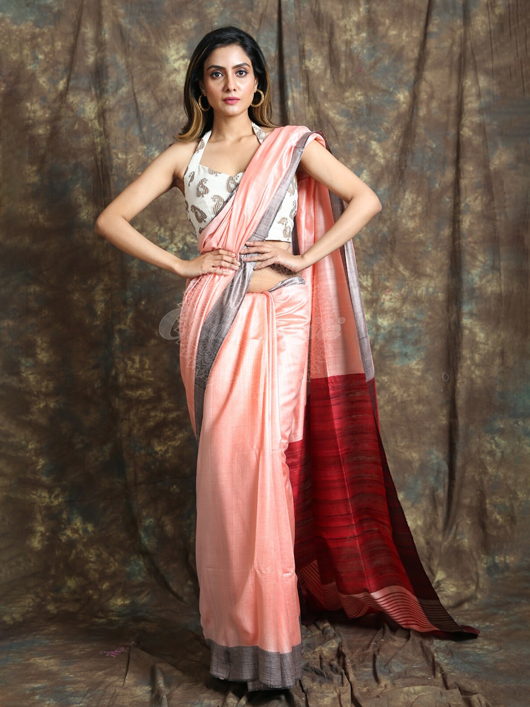 

Charukriti Peach-Coloured & Red Pure Cotton Saree