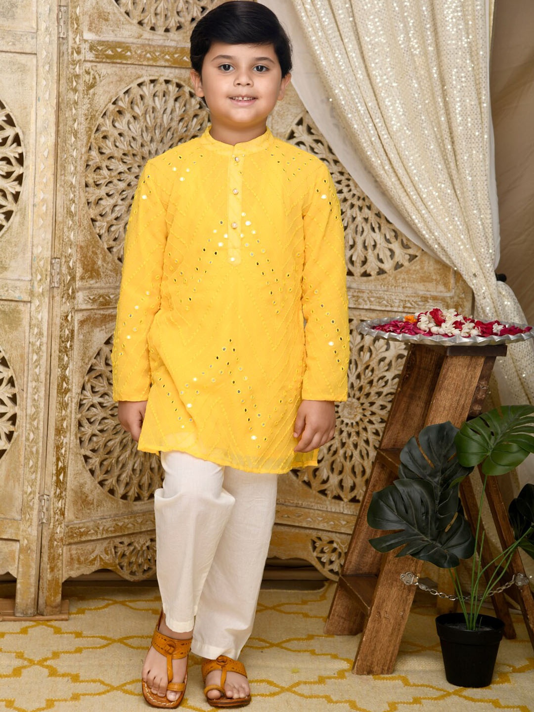

SAKA DESIGNS Boys Yellow Embroidered Mirror Work Kurti with Trousers