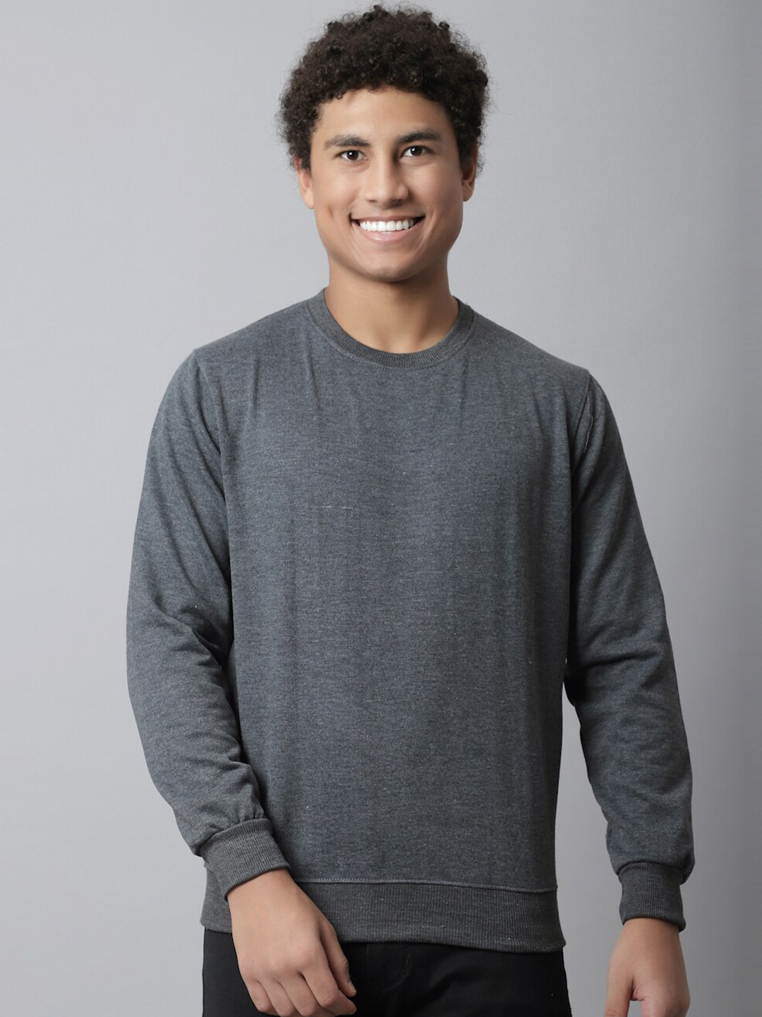 

Obaan Men Grey Solid Pullover Sweatshirt