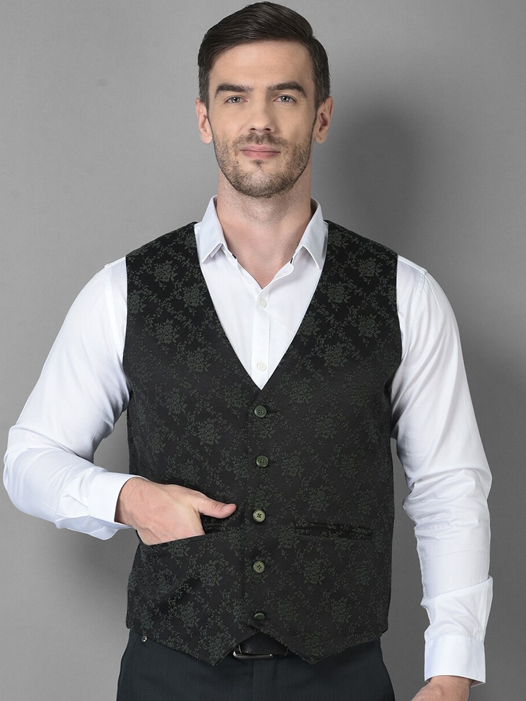 

Canary London Men Printed Waistcoat, Olive