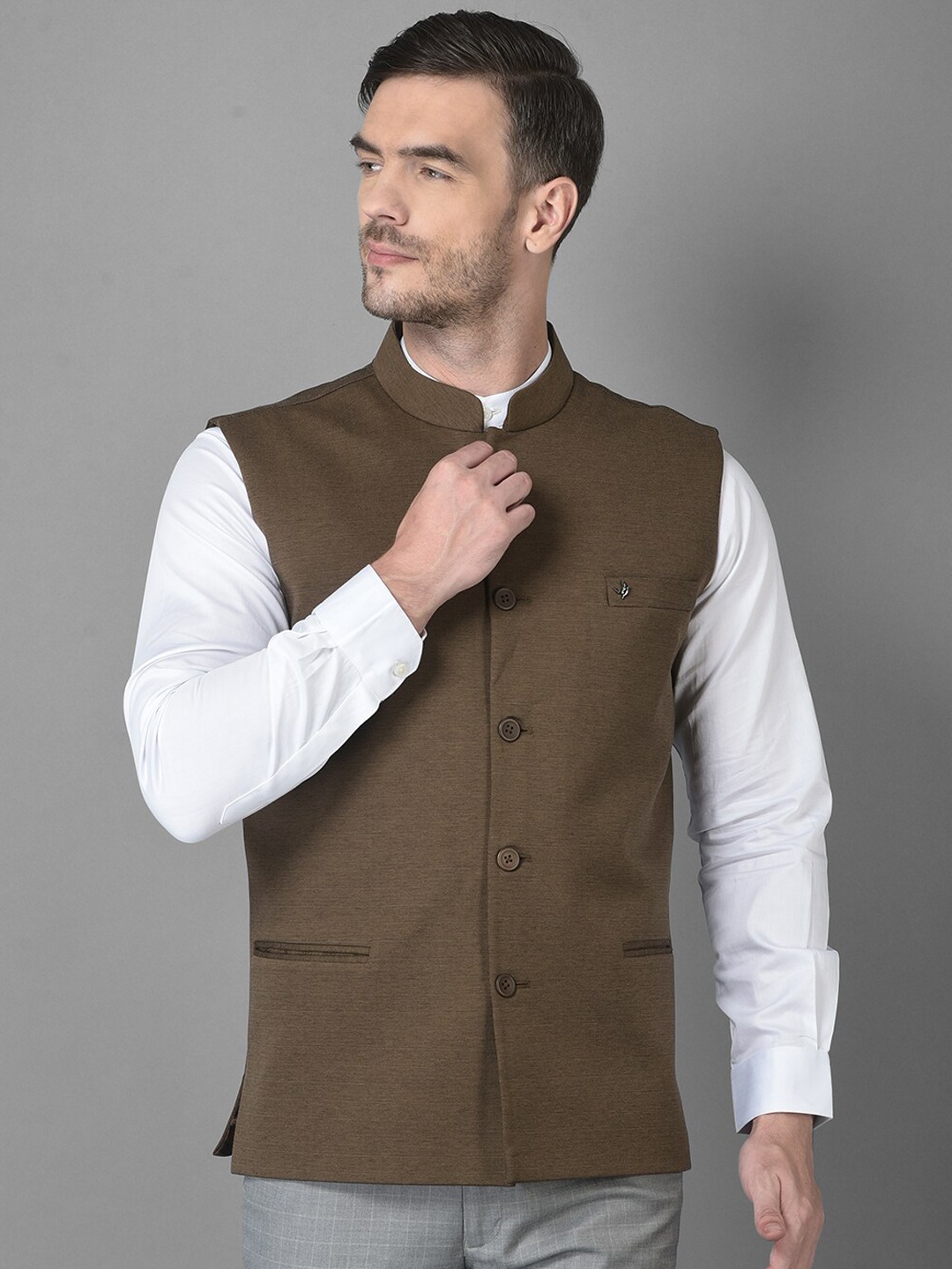 

Canary London Brown Solid Slim Fit Nehru Jacket