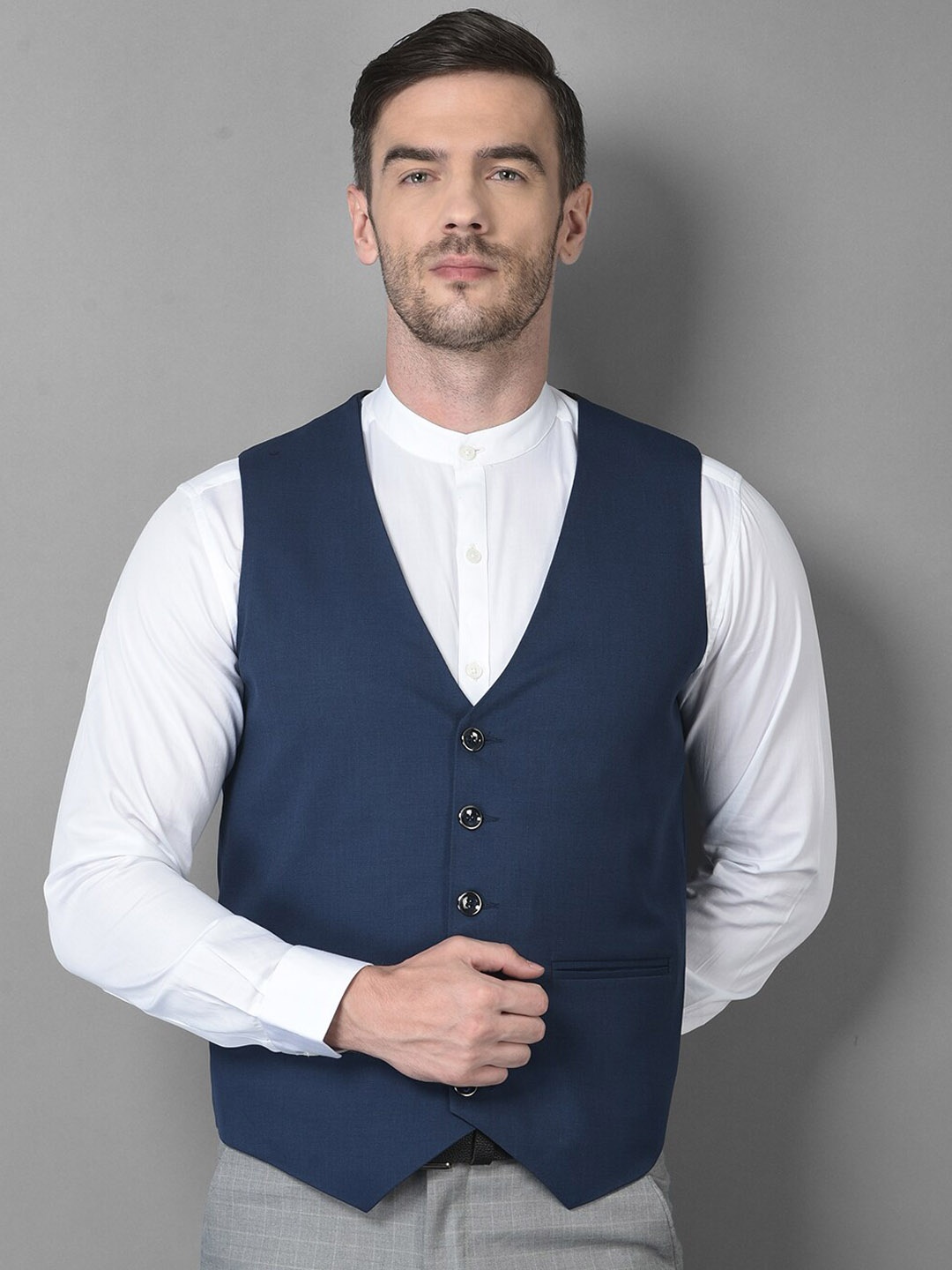 

Canary London Men Solid Waistcoat, Blue