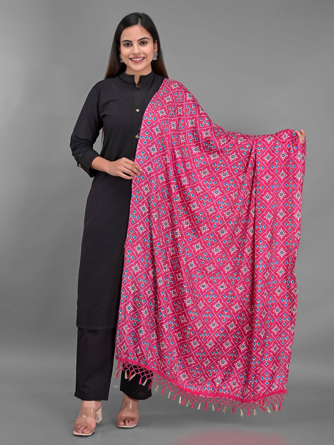 

Apratim Women Pink & Blue Ethnic Motifs Printed Dupatta