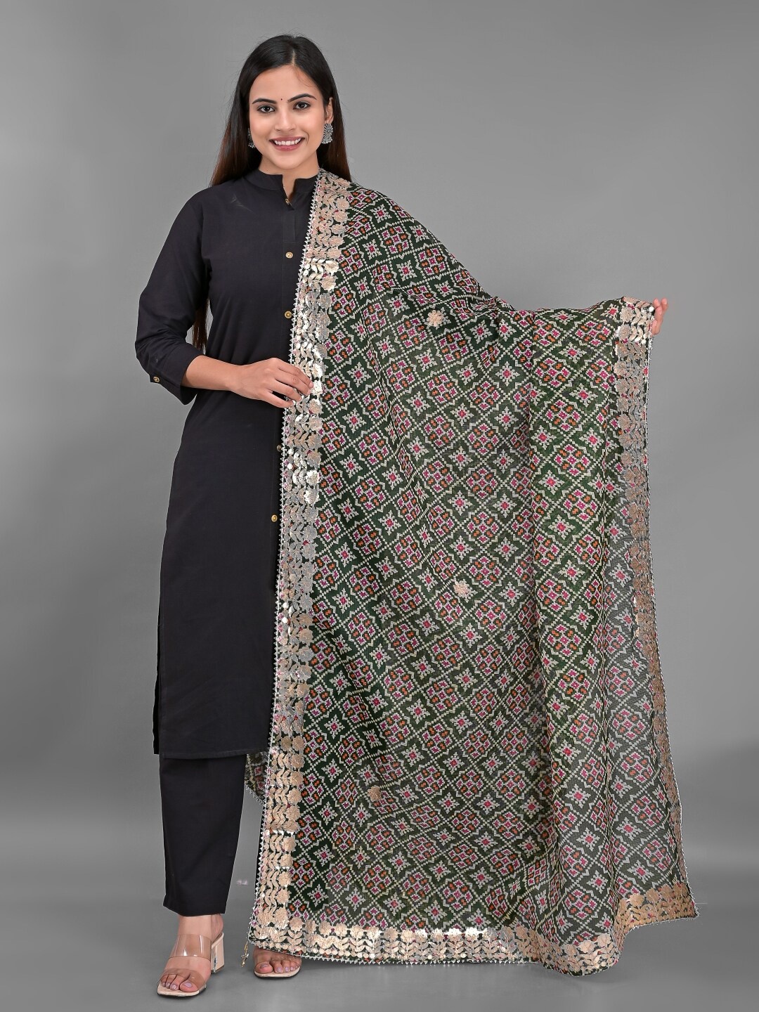 

Apratim Green & Pink Ethnic Motifs Printed Dupatta with Gotta Patti