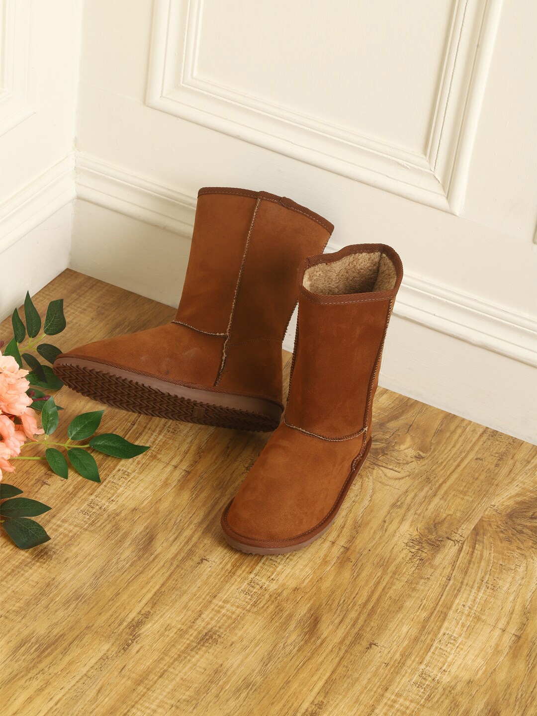 

Truffle Collection Women Tan Brown Solid Winter Boots