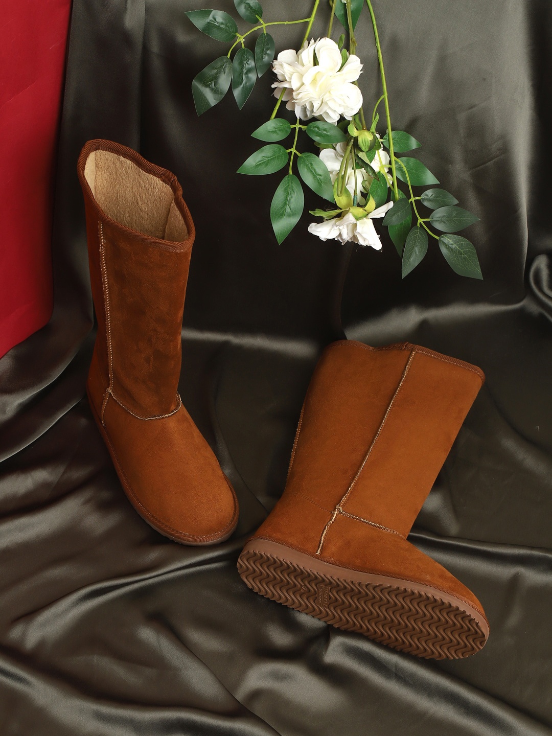 

Truffle Collection Women Tan Brown Solid Winter Boots