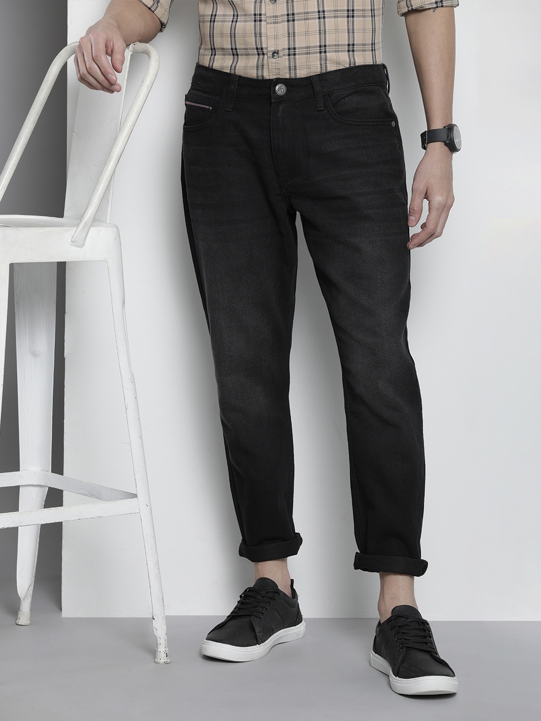 

The Indian Garage Co Men Relaxed Fit Stretchable Jeans, Black