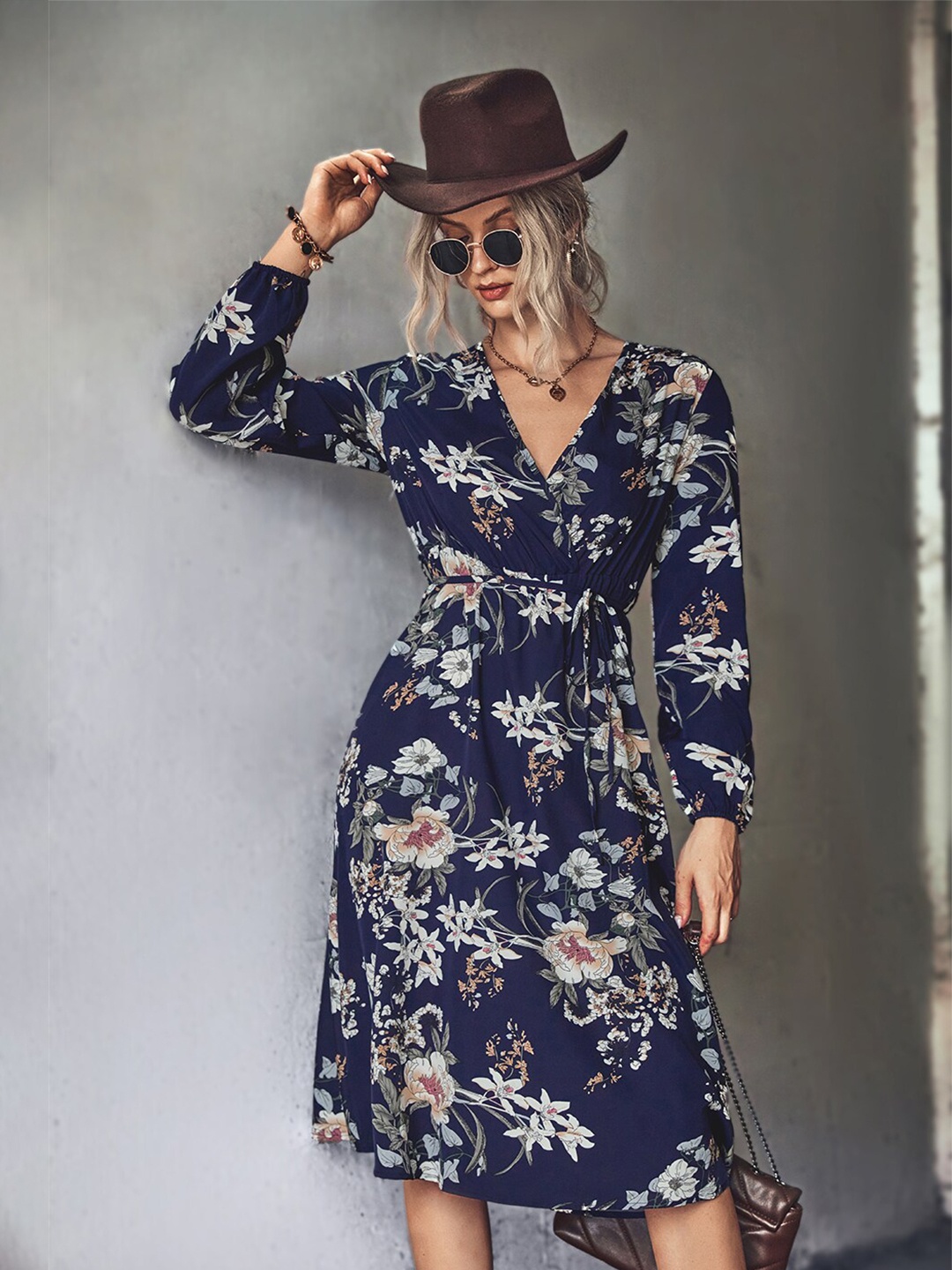 

BoStreet Navy Blue Floral Printed Empire Dress