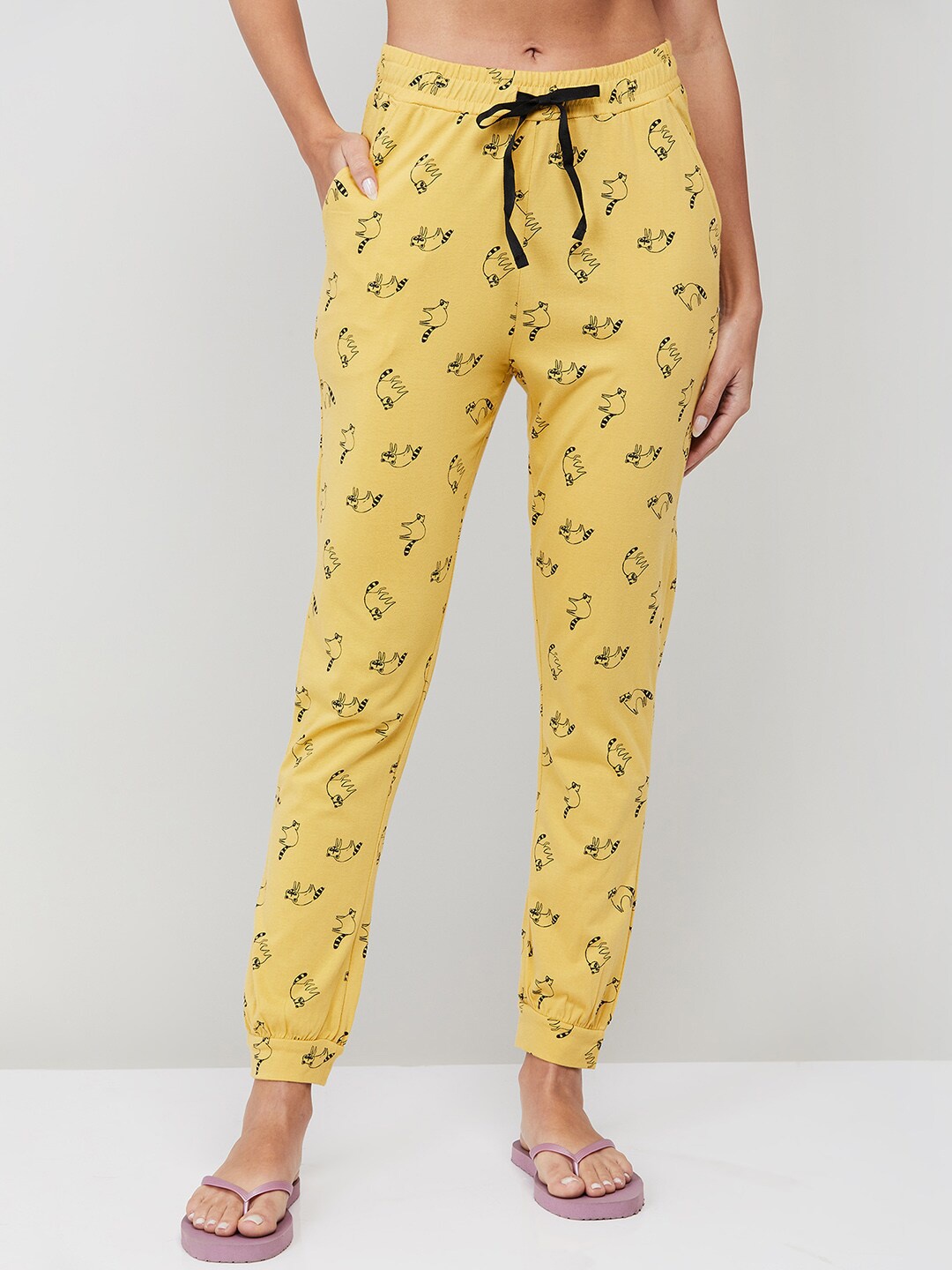 

Ginger by Lifestyle Women Yellow & Black Printed Pure Cotton Lounge Pants