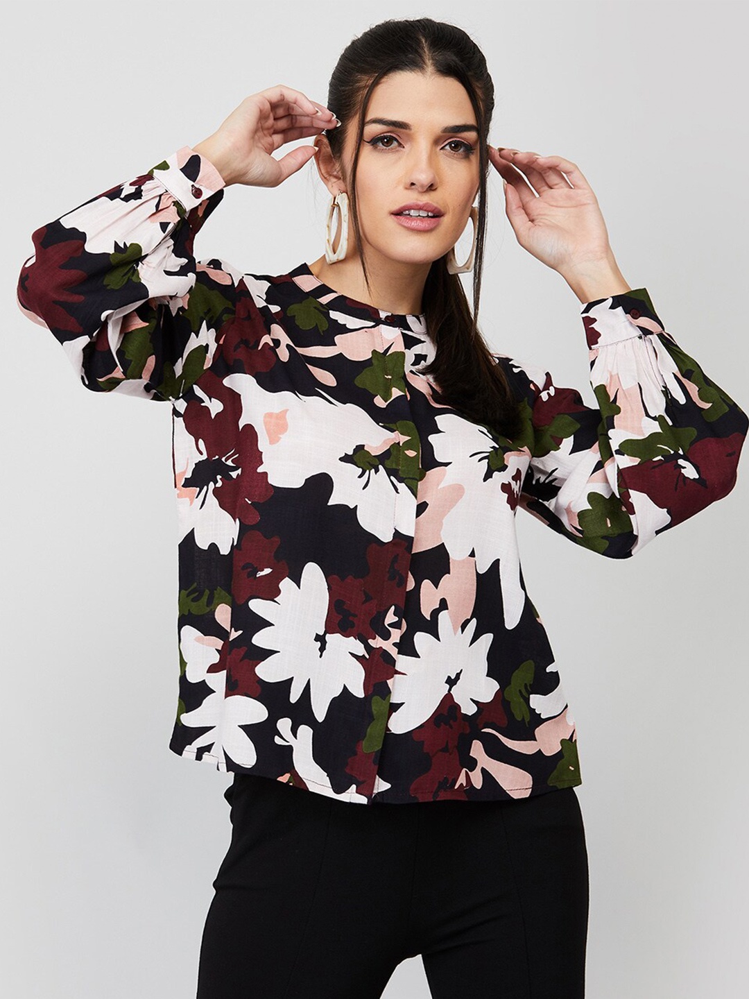 

Fame Forever by Lifestyle Women Green & Black Floral Print Mandarin Collar Top