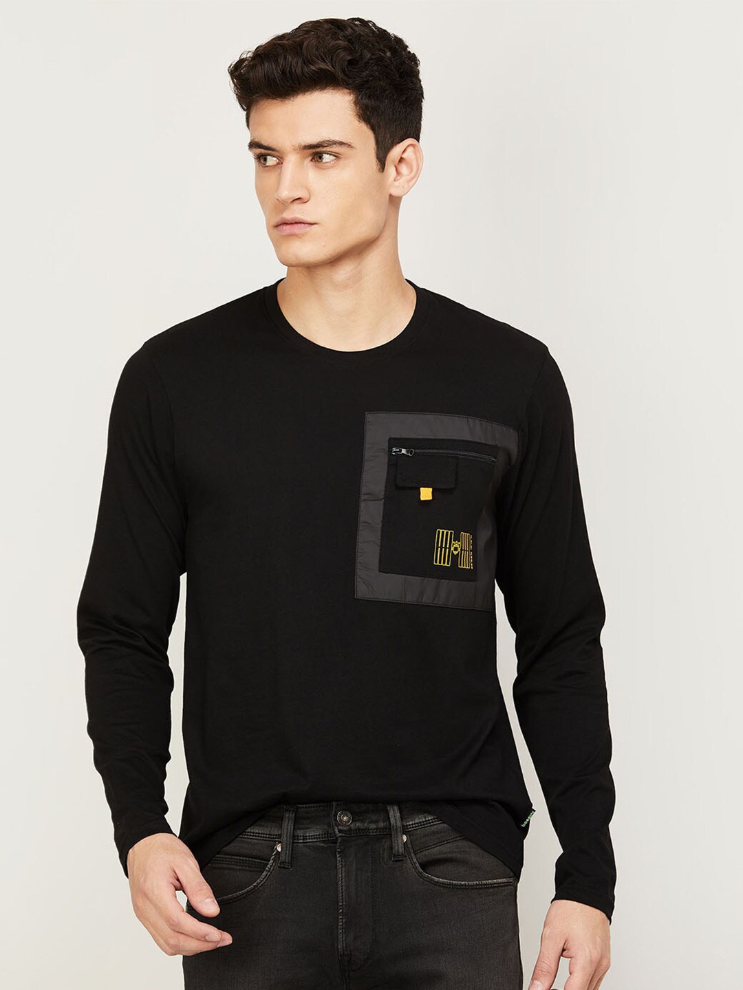 

Bossini Men Black Pocket Detailing Pure Cotton T-shirt