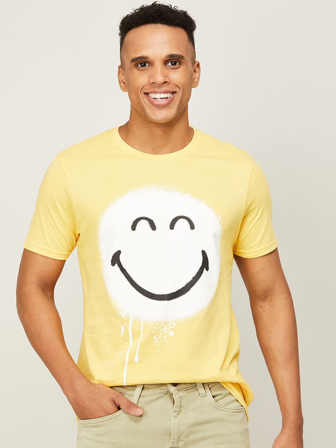 

SmileyWorld Men Yellow Printed Pure Cotton T-shirt