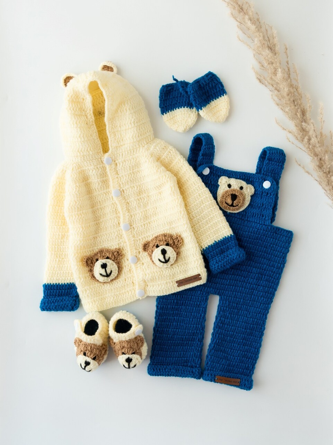 

The Original Knit Unisex Kids Blue & Off White Animal Sweater set