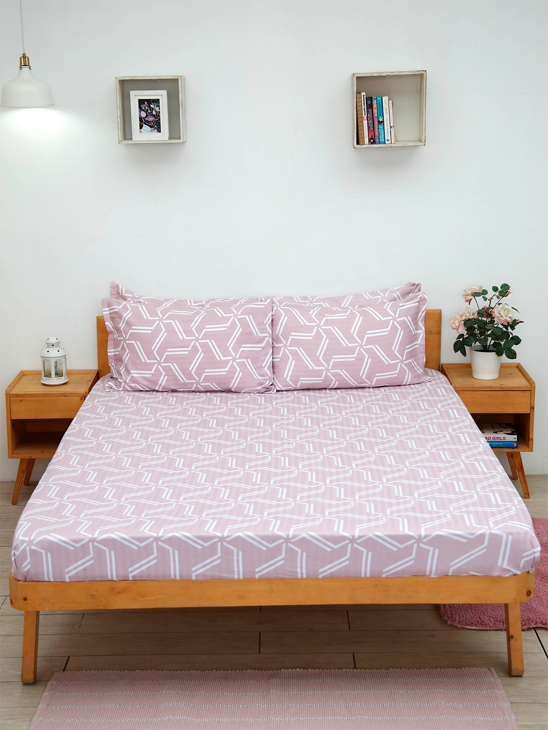 

Ariana 300 TC Geometric Print Flat Cotton King Bedsheet With 2 Pillow Covers, Pink