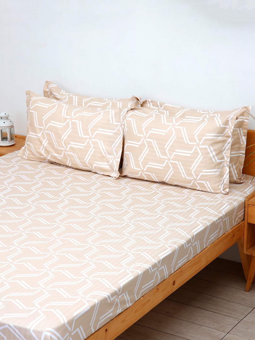 

Ariana 300 TC Geometric Print Flat Cotton King Bedsheet With 2 Pillow Covers, Beige