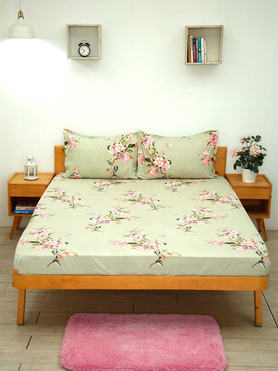 

Ariana 140 TC Geometric Print Flat Queen Bedsheet With 2 Pillow Covers, Olive