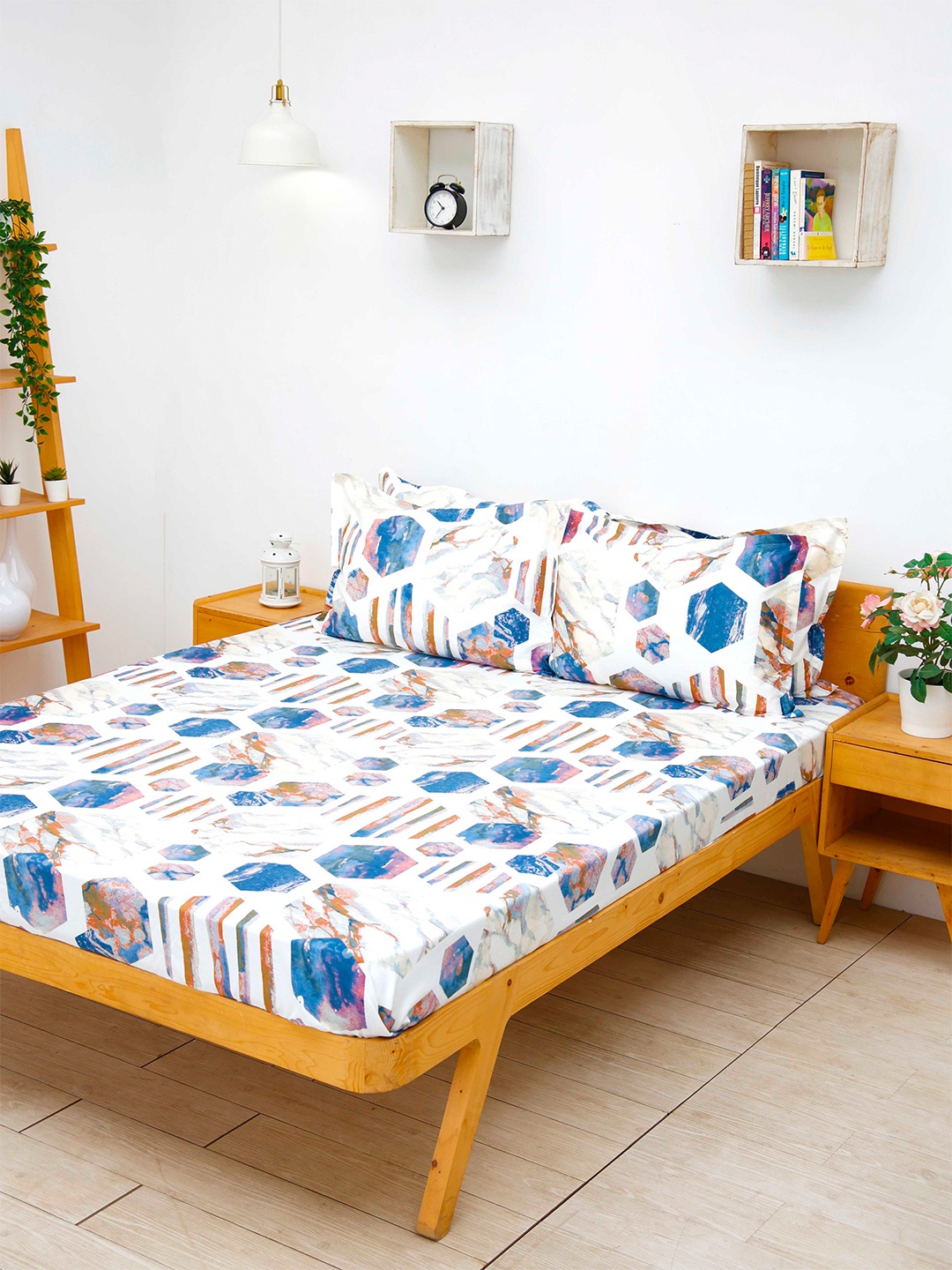 

Ariana 120 TC Geometric Print Flat Cotton King Size Bedsheet With 2 Pillow Covers, Teal