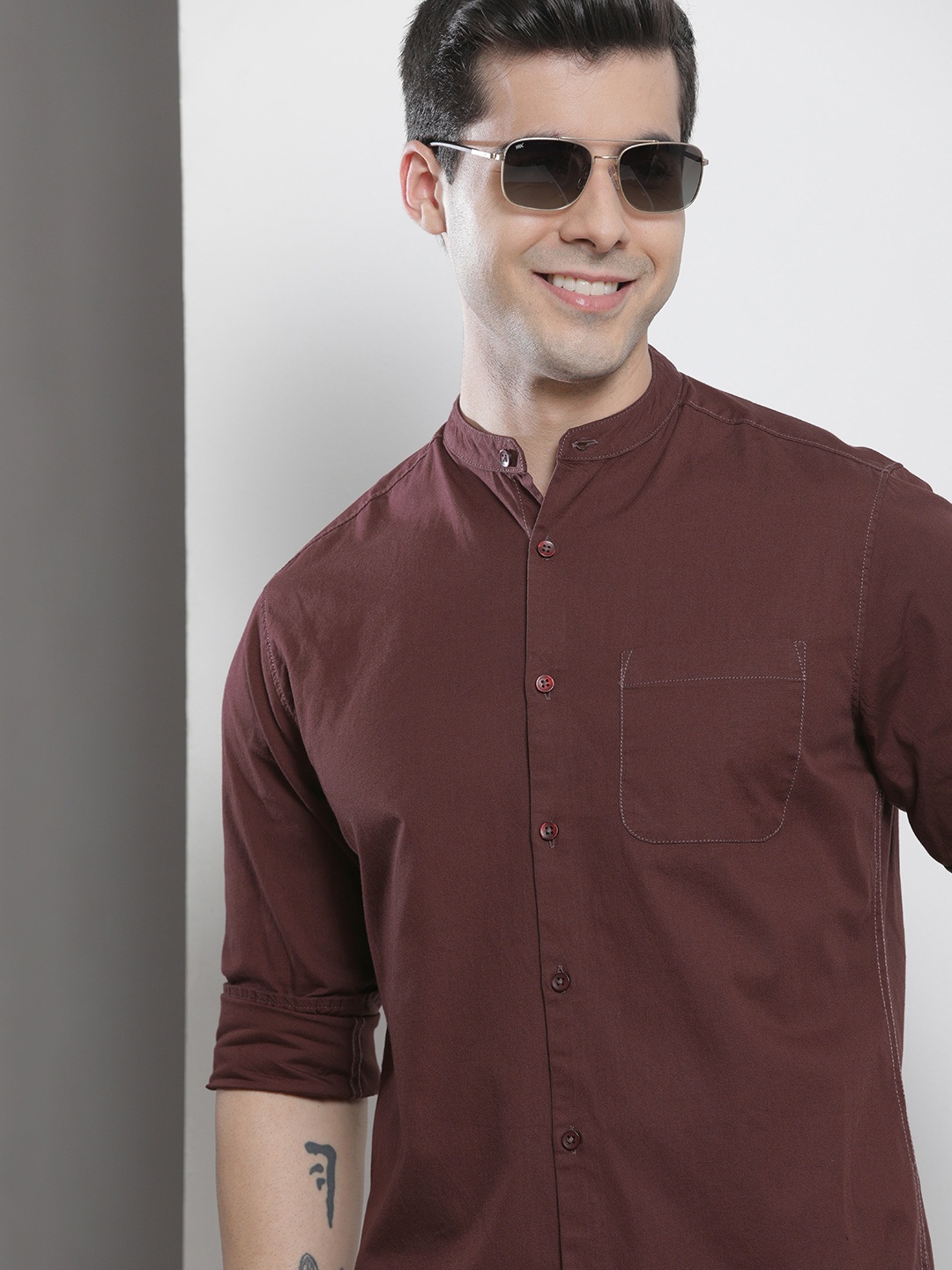

The Indian Garage Co Men Brown Solid Pure Cotton Casual Shirt