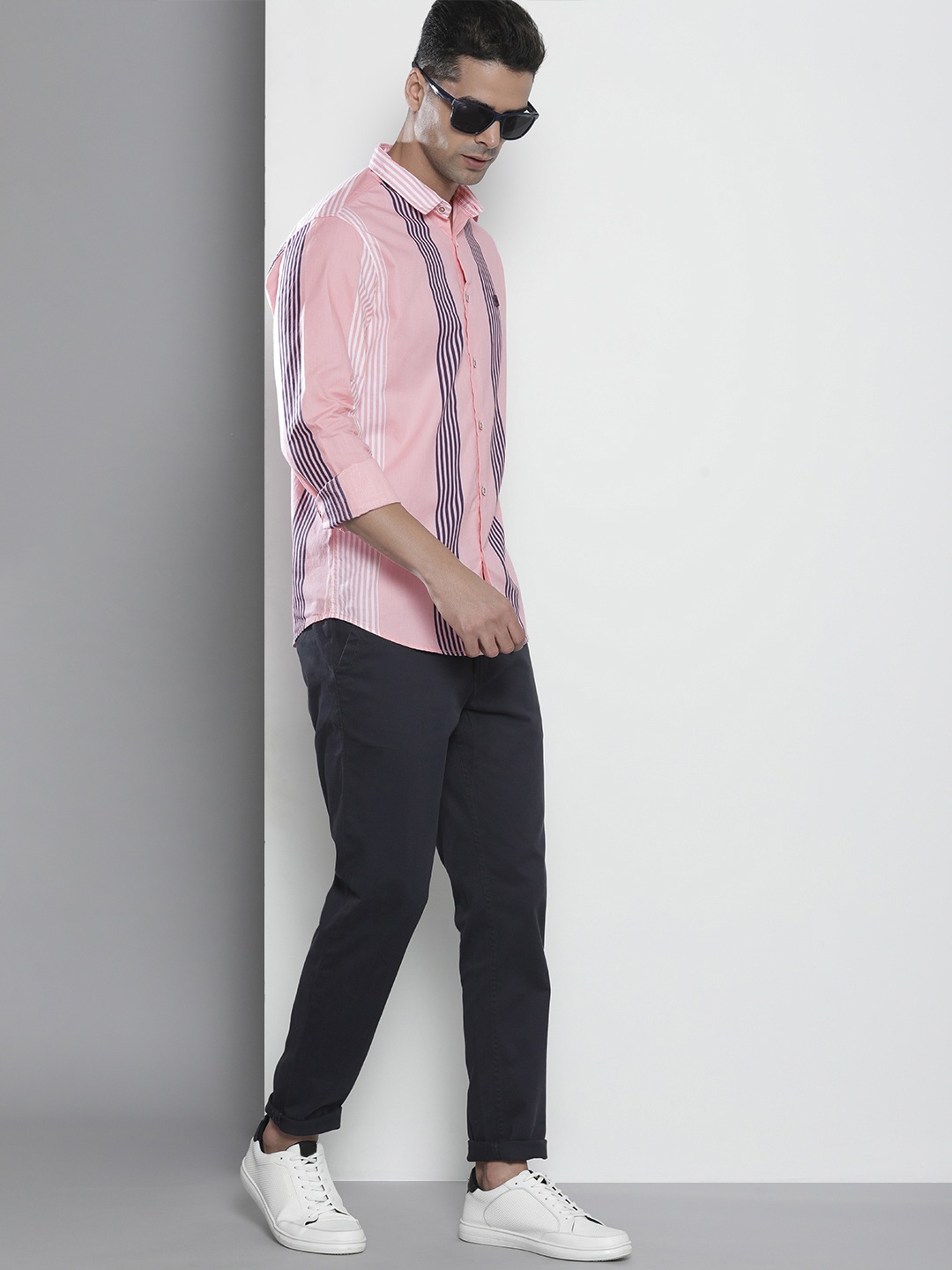 

The Indian Garage Co Men Pink & Navy Blue Striped Cotton Casual Shirt
