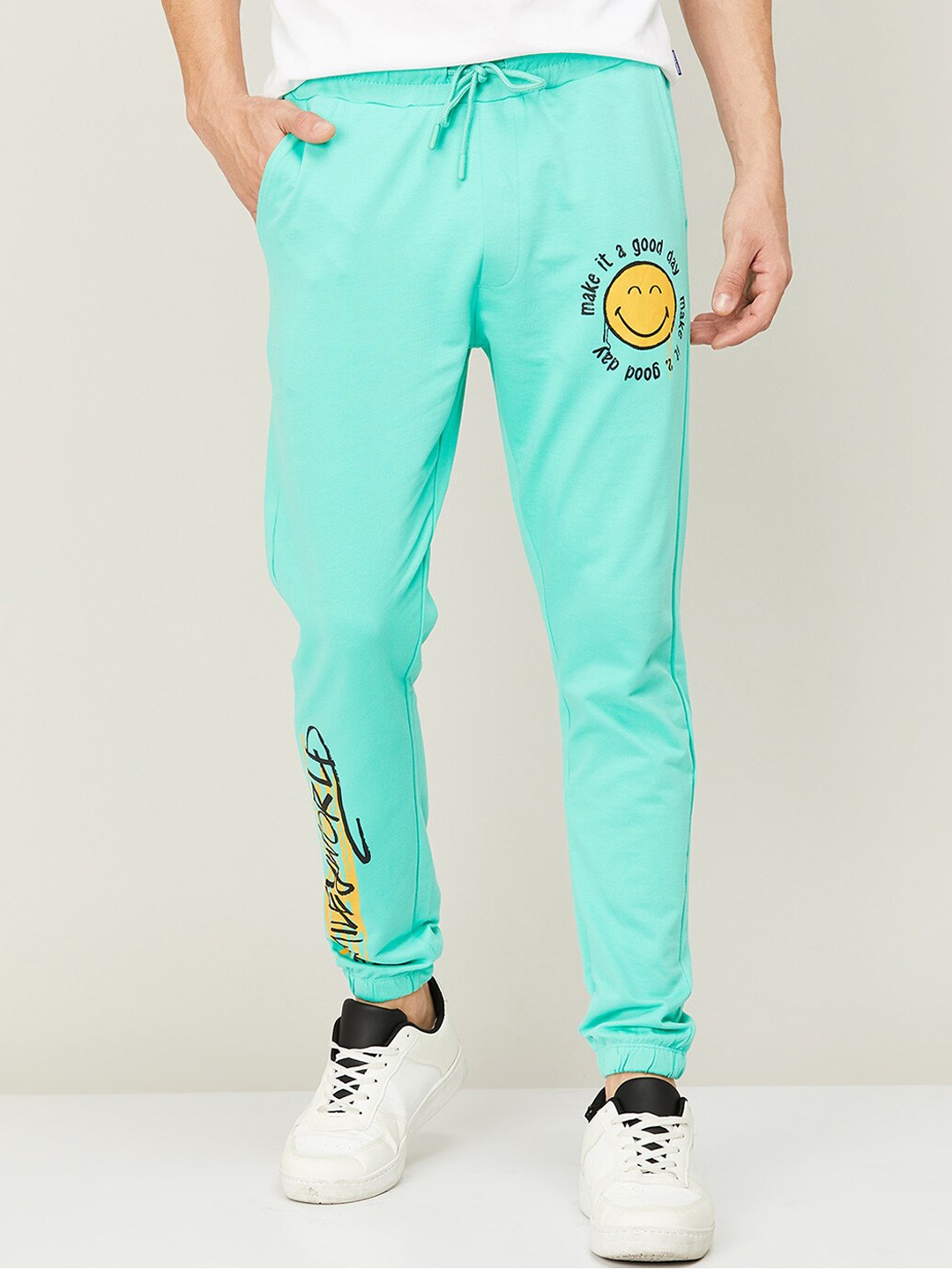 

SmileyWorld Men Mint Green Solid Pure Cotton Slim Fit Jogger