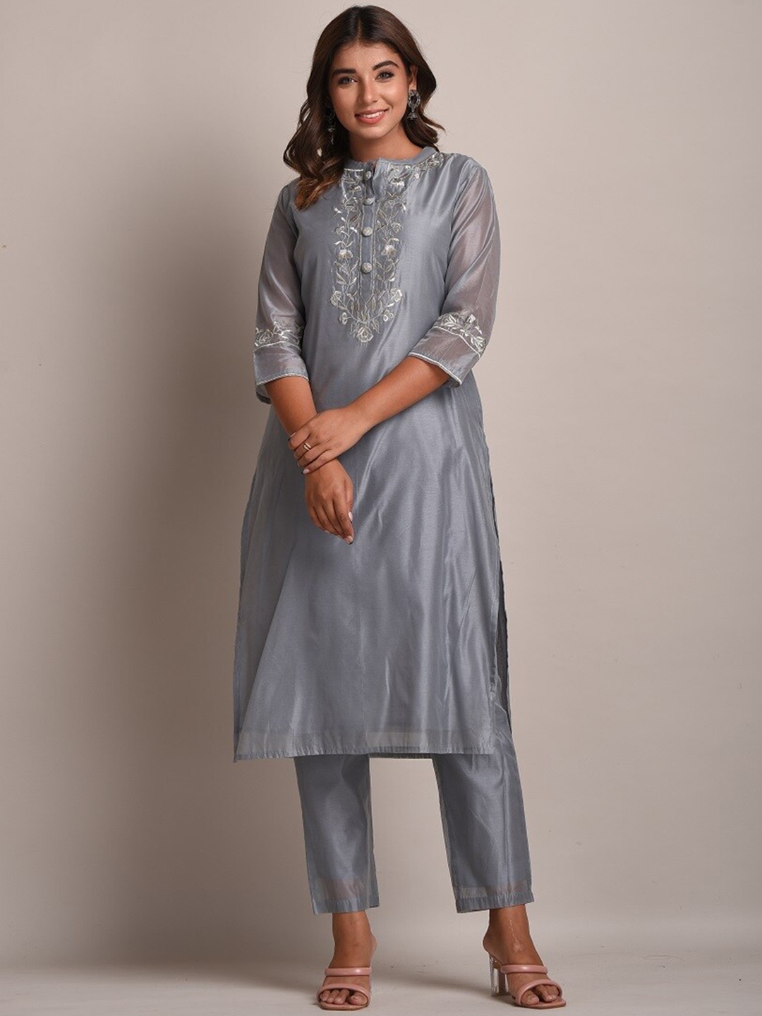 

TRISHLA INDIA Women Grey Floral Printed Chanderi Cotton Kurta with Trousers