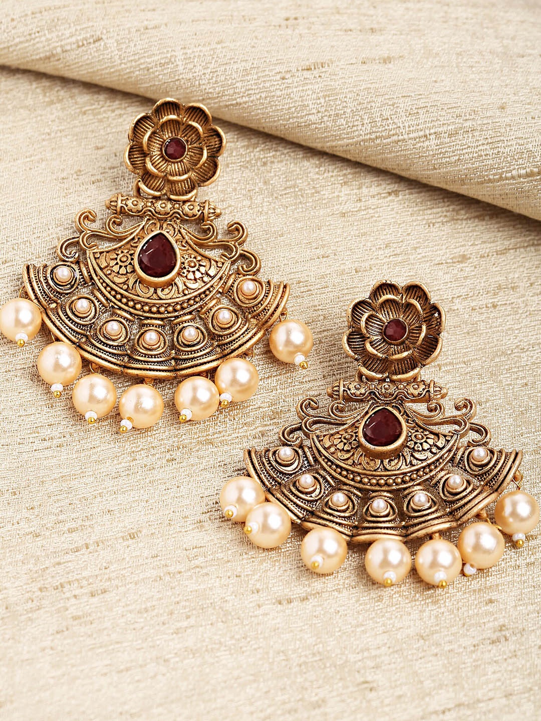 

KARATCART Gold-Plated Maroon & Off-White Stone and Pearl Studded Drop Earrings