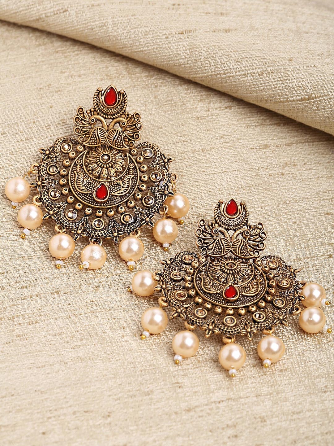 

KARATCART Women Red Gold Plated Pearl & Kundan Classic Drop Earrings