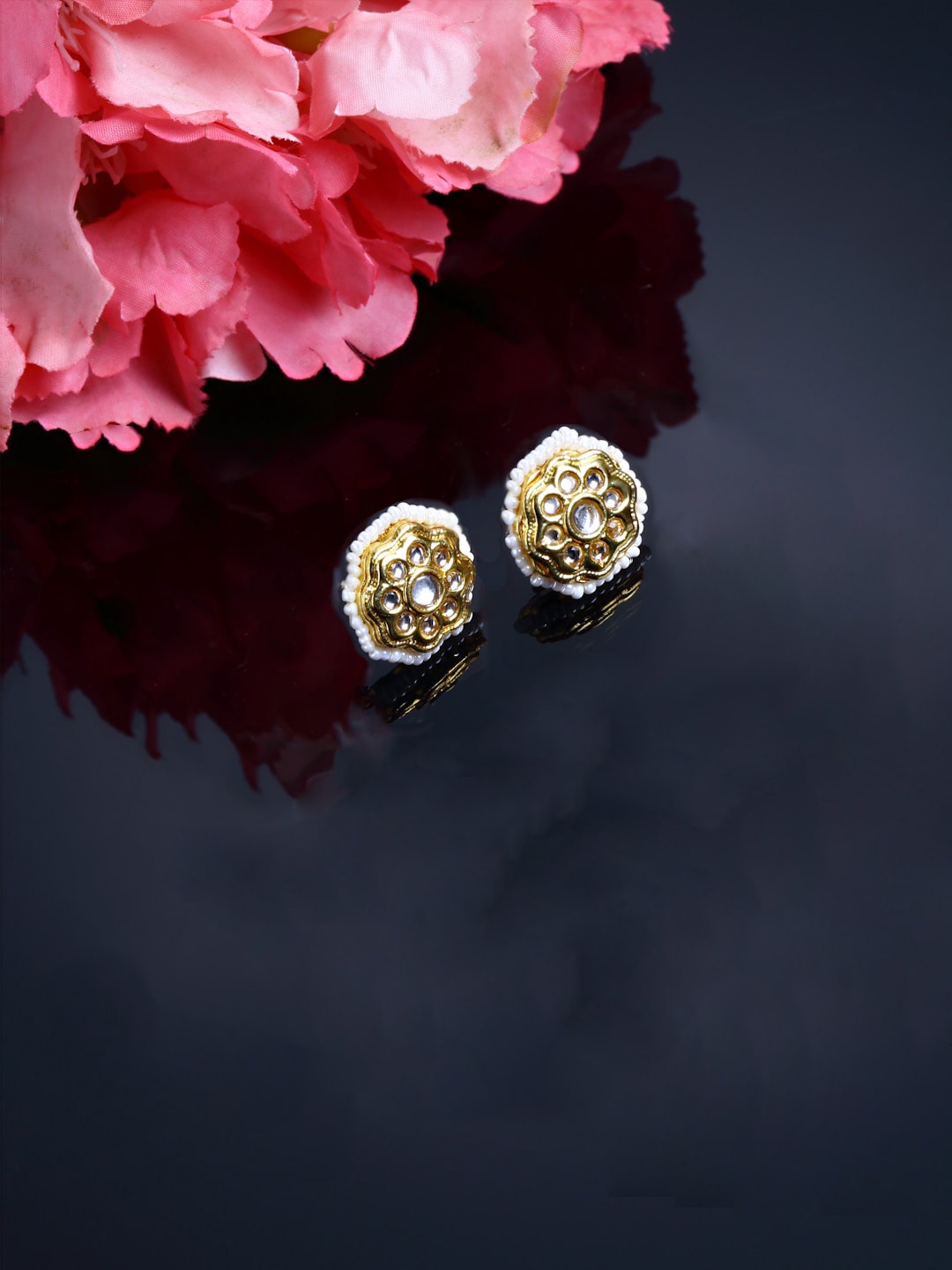 

DUGRISTYLE Gold-Plated Contemporary Studs Earrings