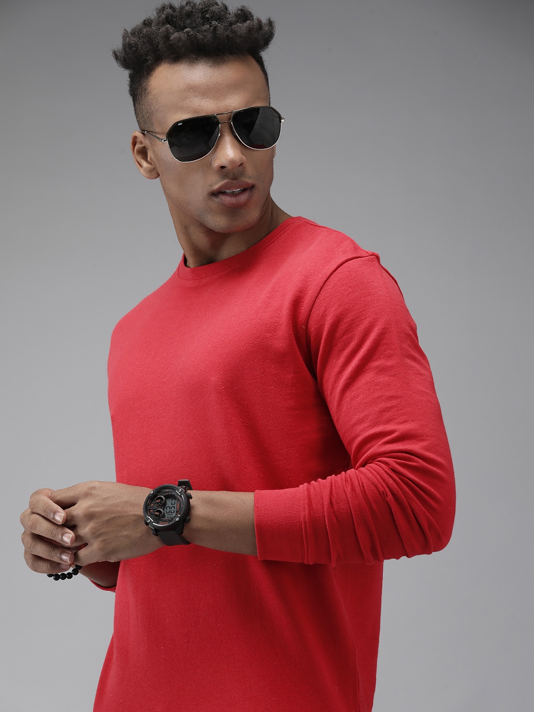 

Roadster Men Solid Sweatshirt, Red