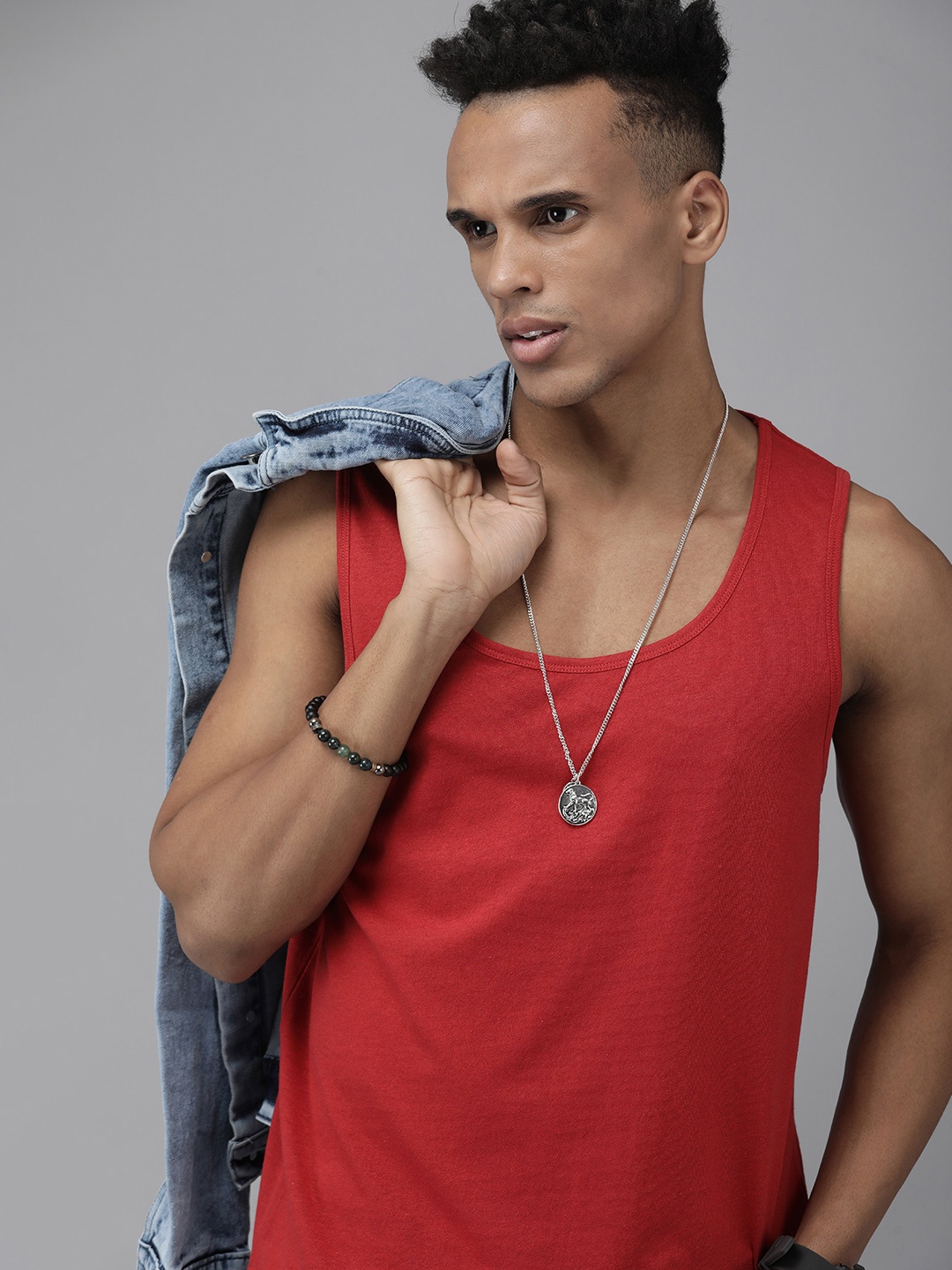 

Roadster Men Solid T-shirt, Red