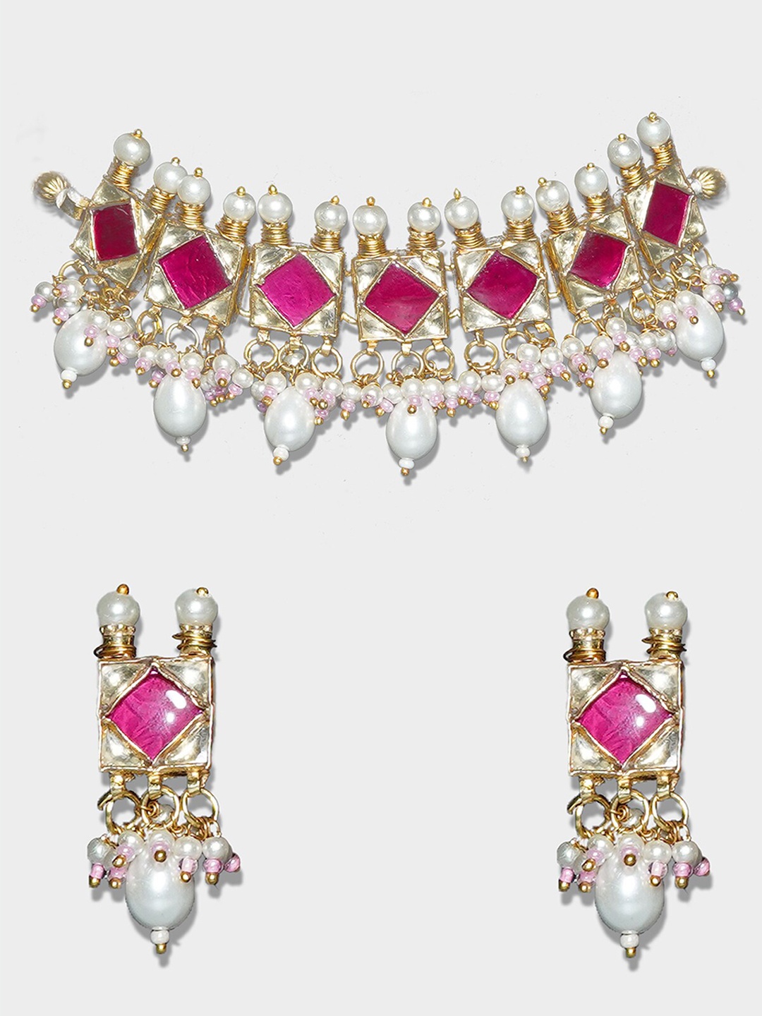 

AURAA TRENDS Gold-Plated & Toned Pink Kundan Studded Jewellery Set