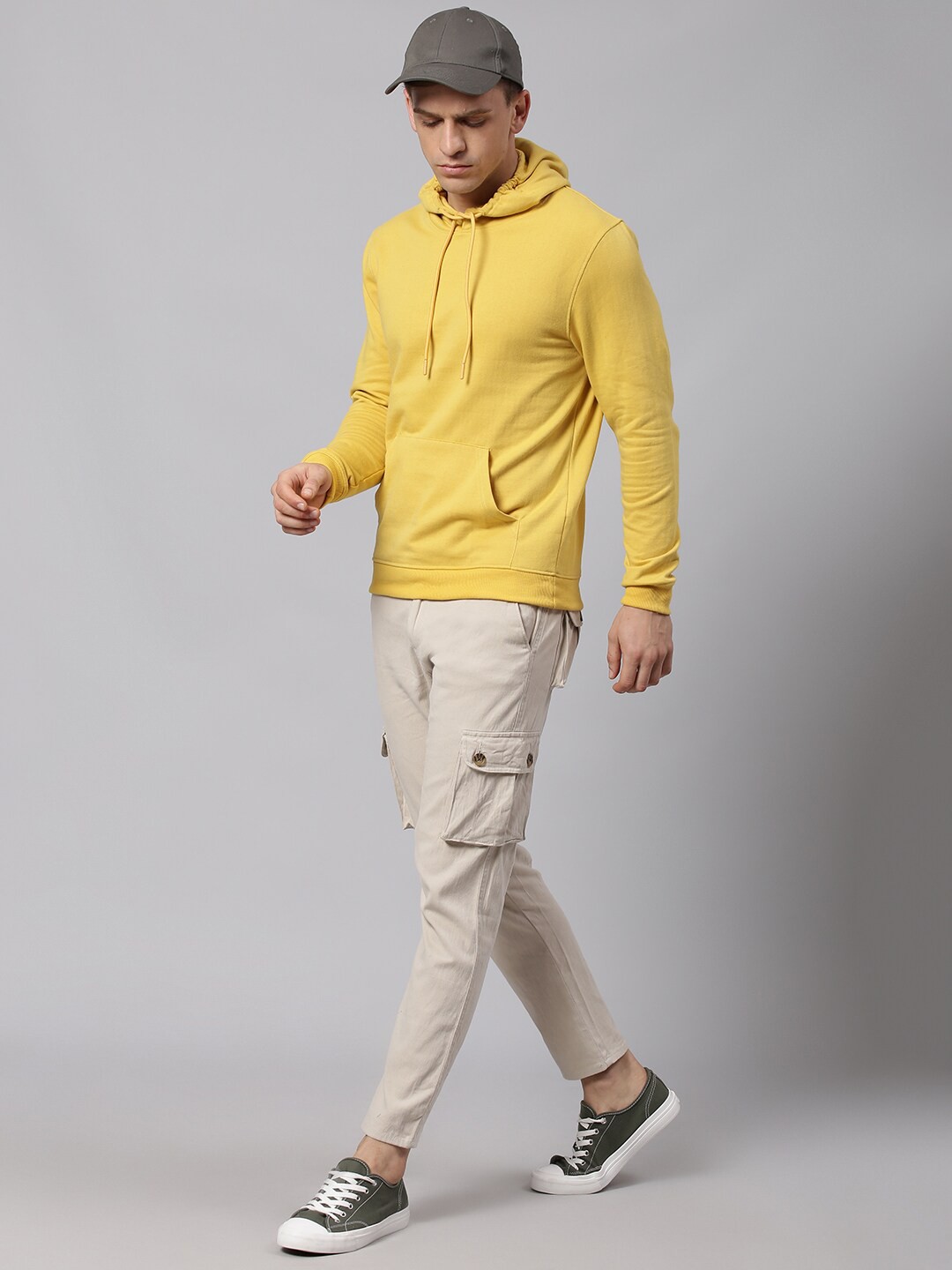 

Hubberholme Men Mustard Solid Hooded Sweatshirt