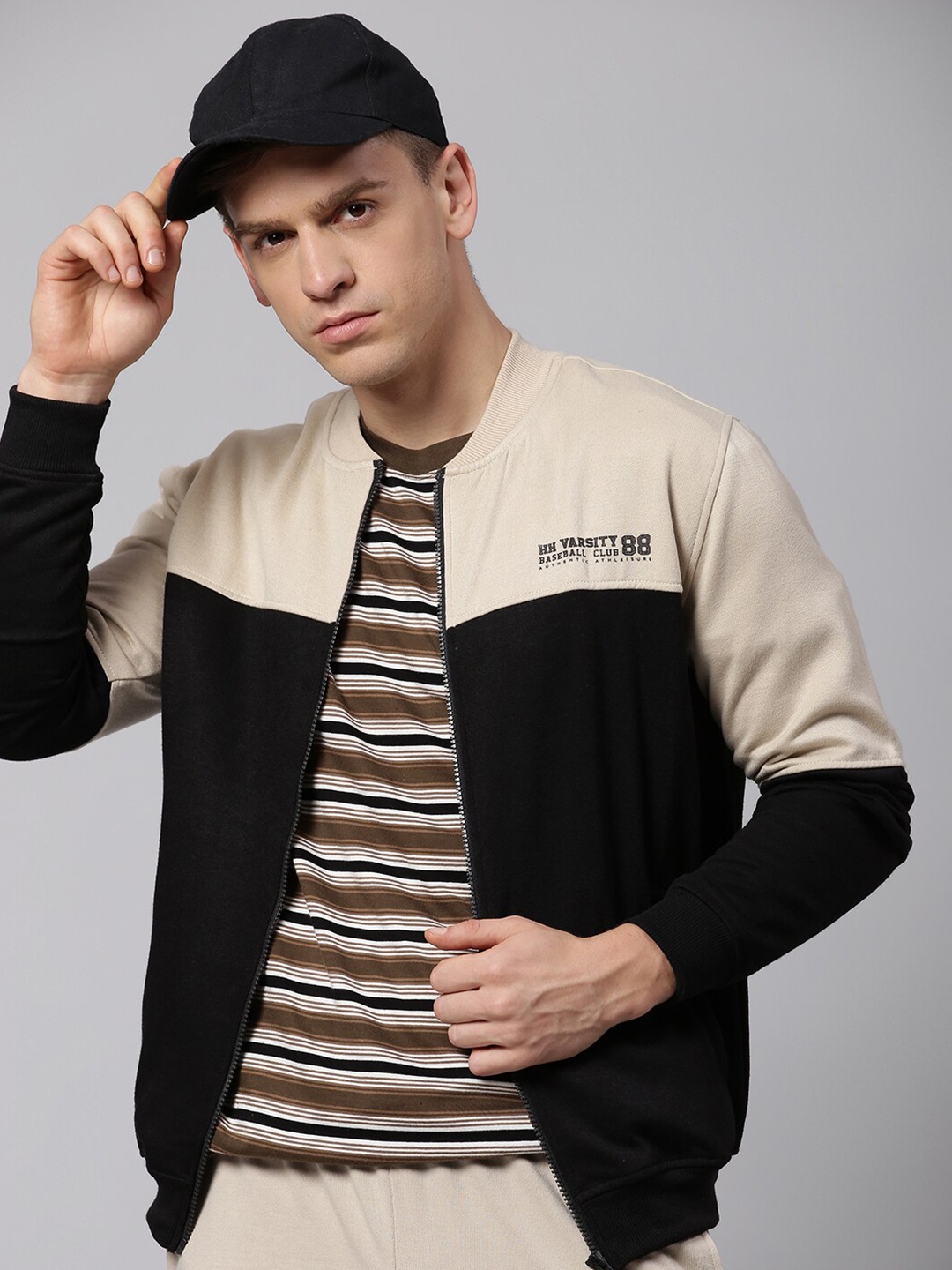 

Hubberholme Men Cream-Coloured & Black Colourblocked Sweatshirt