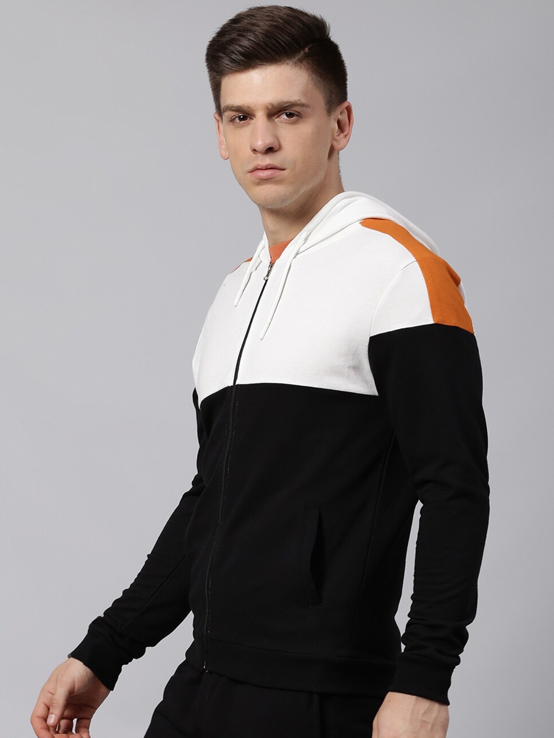 

Hubberholme Men White & Black Colourblocked Hooded Sweatshirt