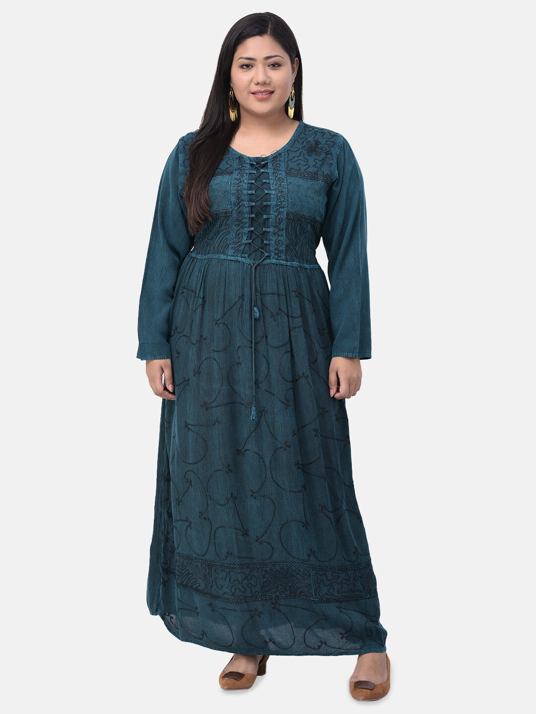 

VELDRESS Women Teal Embroidered Round Neck Maxi Dress