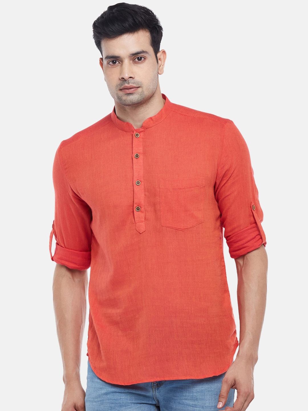

indus route by Pantaloons Men Coral Solid Mandarin Collar Cotton Kurta
