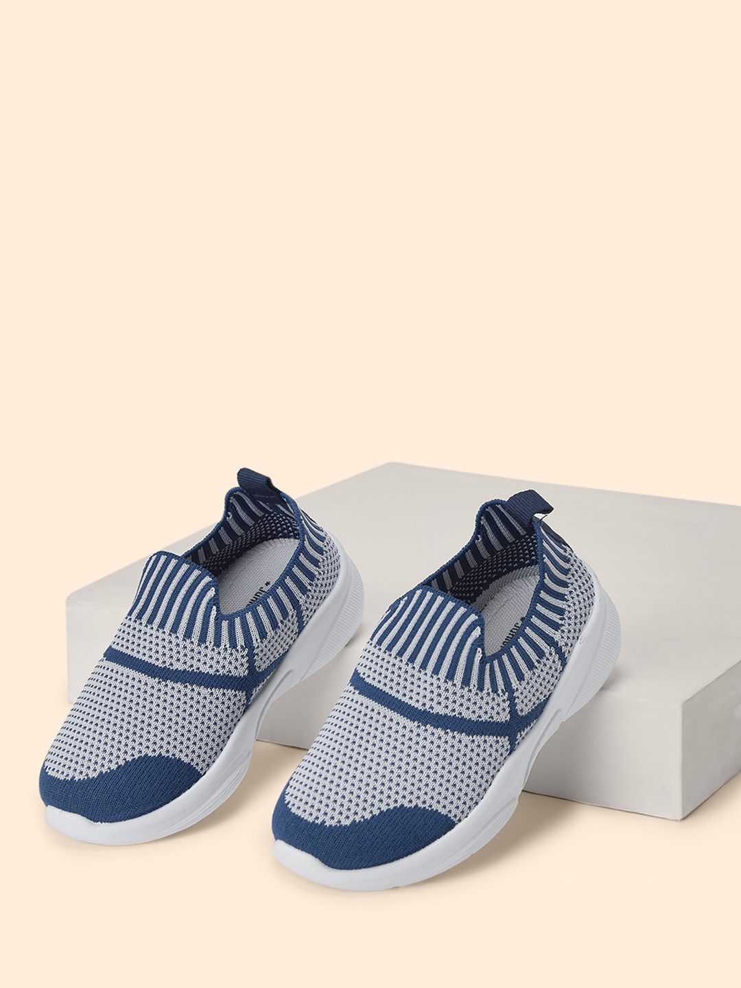 

Pantaloons Junior Boys Blue Textile Running Non-Marking Shoes