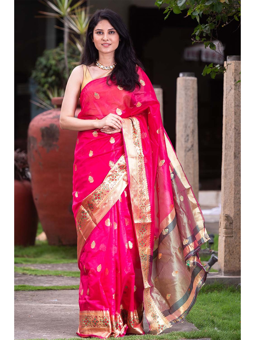 

KARAGIRI Red & Green Ethnic Motifs Zari Banarasi Saree