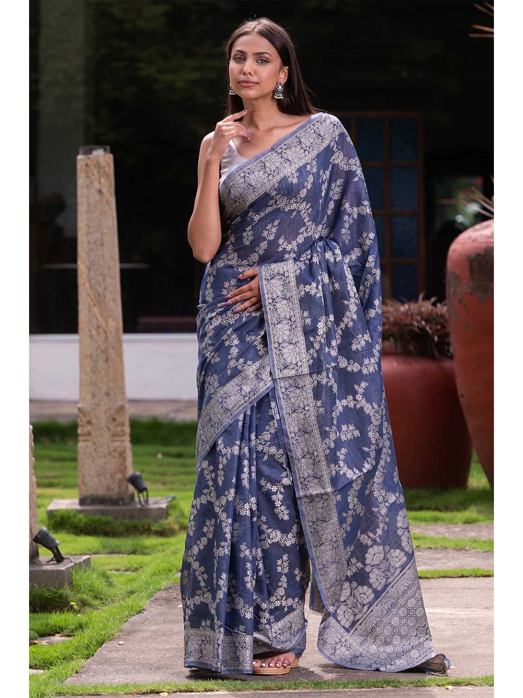 

KARAGIRI Blue & Silver-Toned Woven Design Zari Cotton Saree