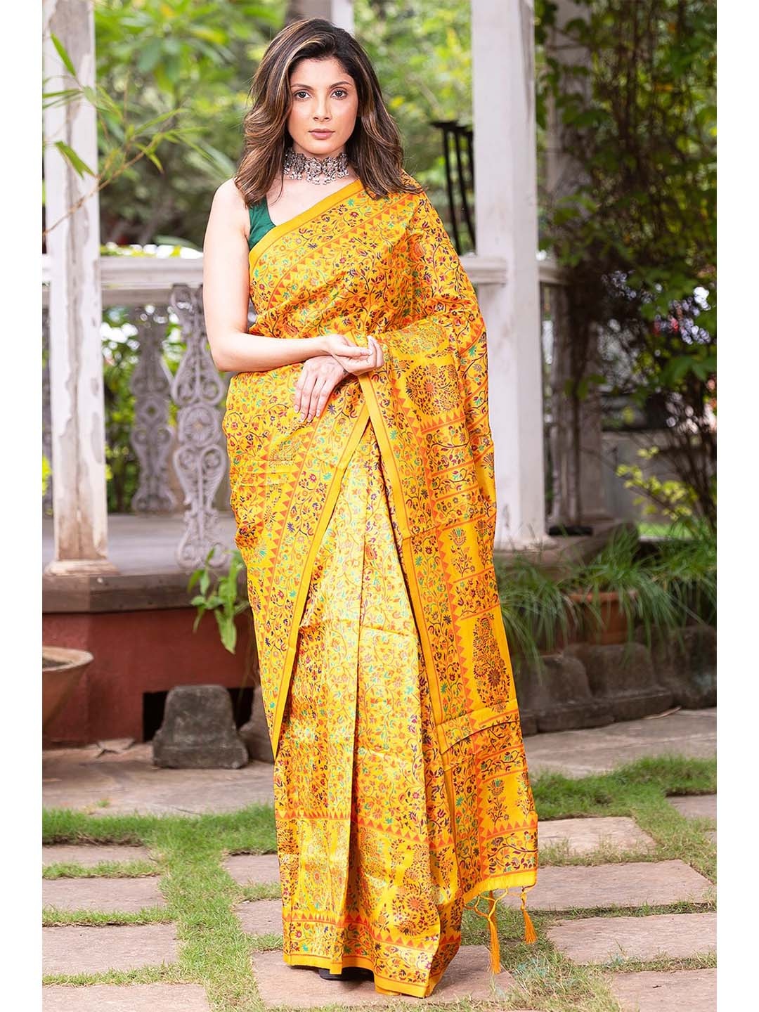

KARAGIRI Yellow & Red Kalamkari Cotton Saree