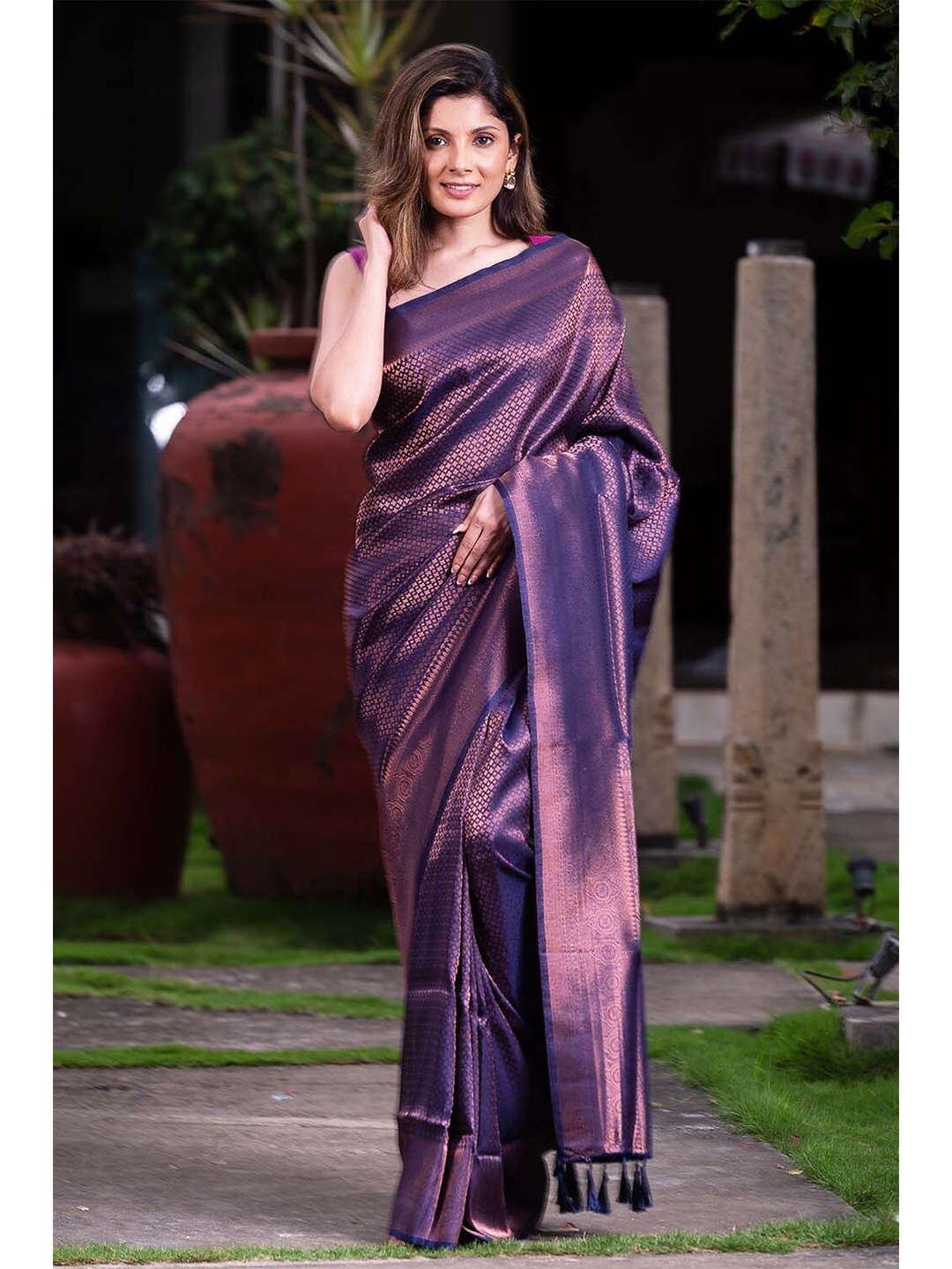 

KARAGIRI Women Blue Woven Design Zari Silk Blend Kanjeevaram Saree