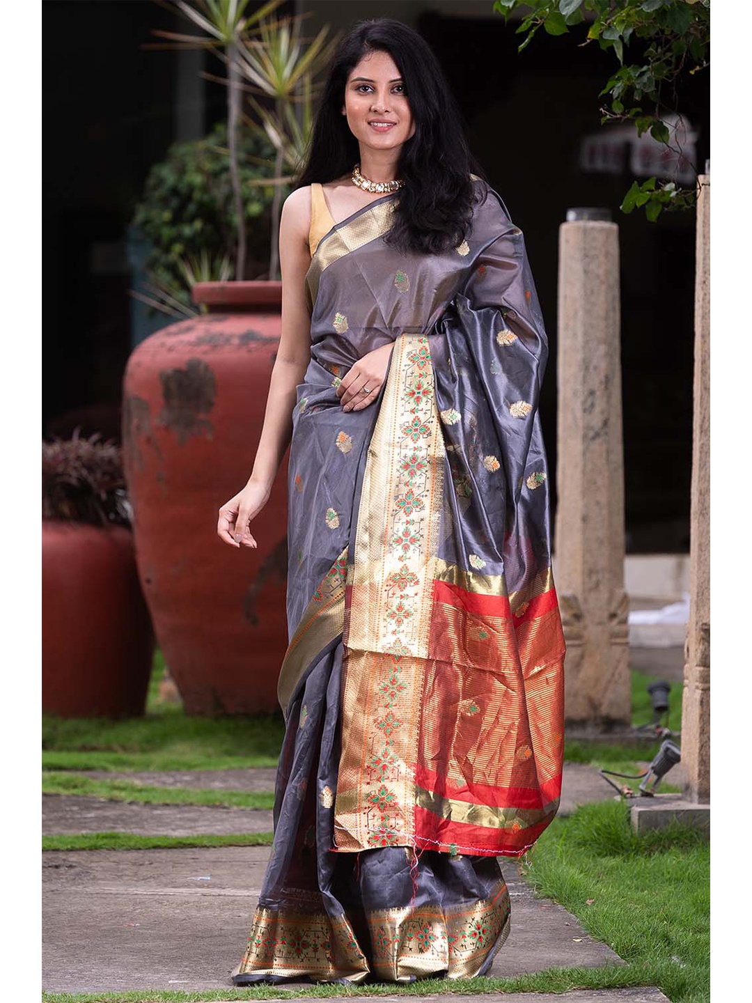 

KARAGIRI Women Grey & Green Woven Design Zari Silk Blend Kanjeevaram Saree