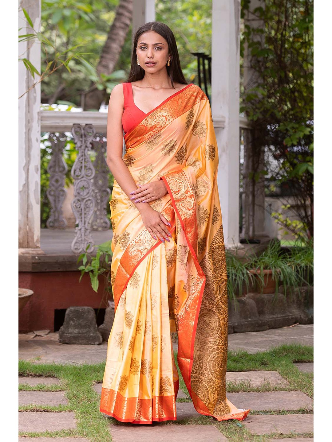 

KARAGIRI Women Yellow & Orange Floral Zari Kanjeevaram Saree