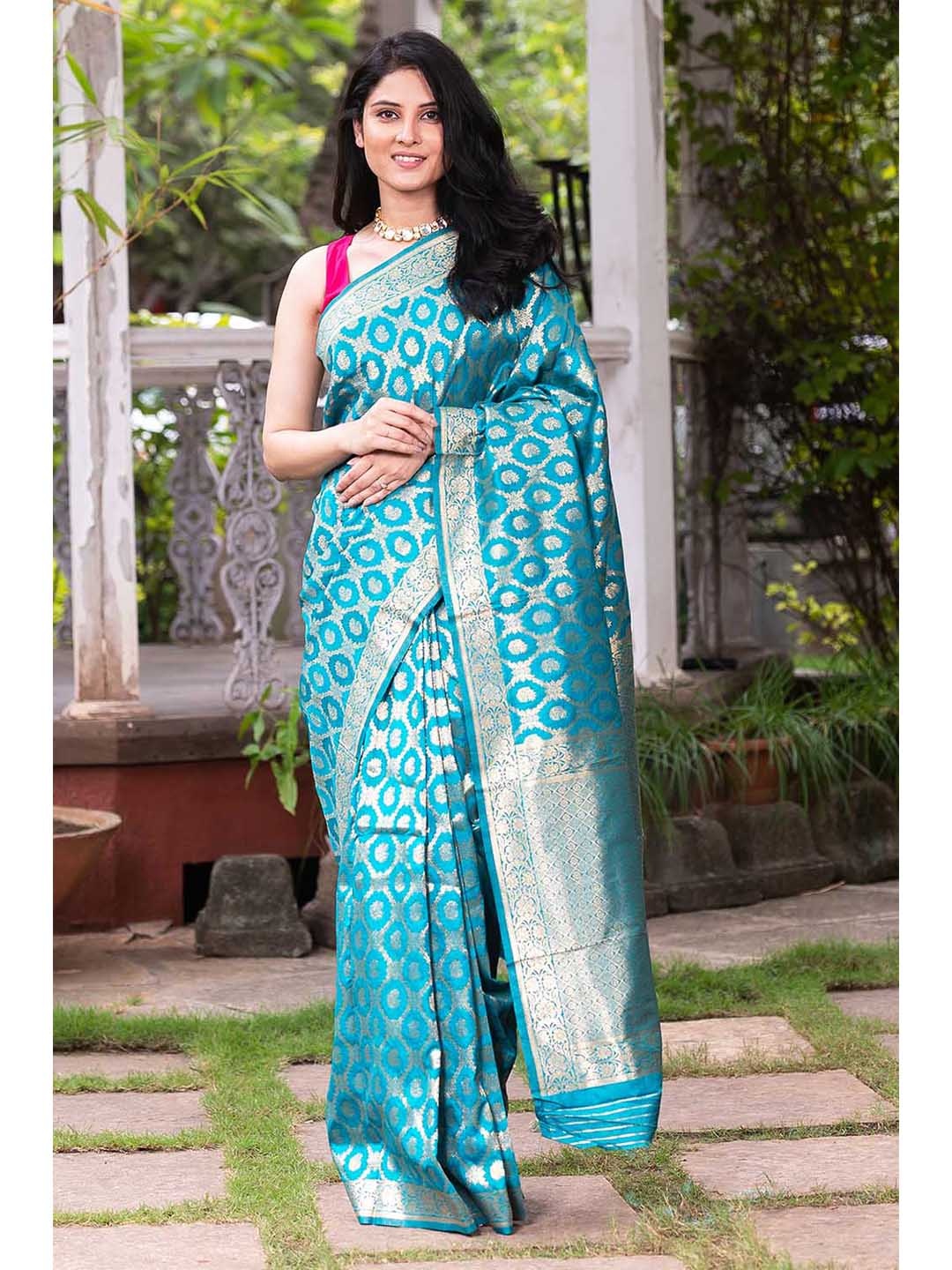 

KARAGIRI Women Blue & Silver-Toned Woven Design Zari Saree