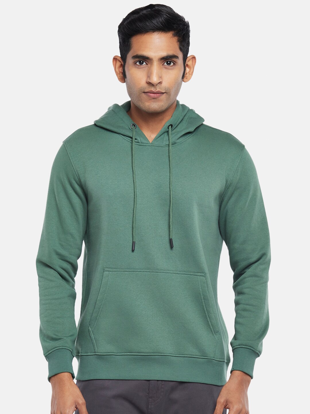 

Urban Ranger by pantaloons Men Hooded Full Sleeves Cotton Sweatshirt, Green