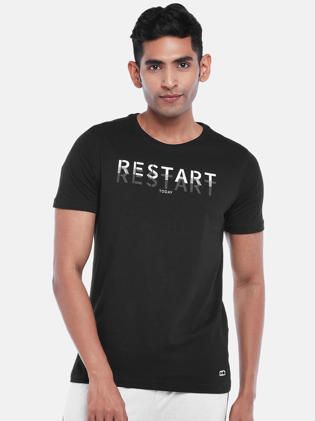 

Ajile by Pantaloons Men Black Typography Printed Slim Fit T-shirt