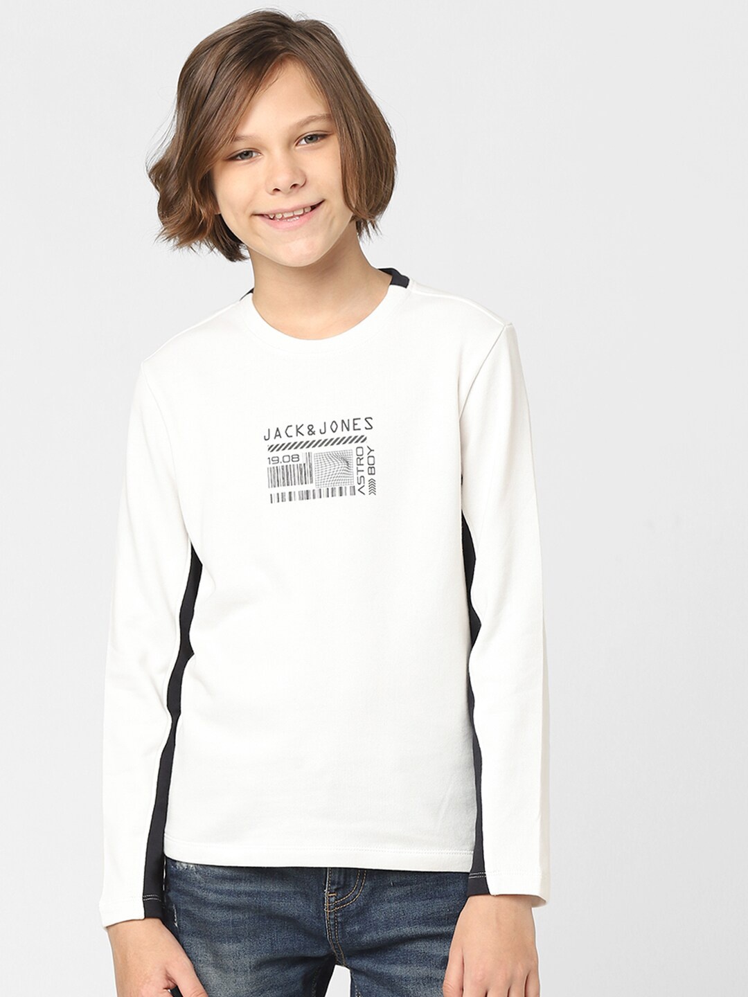 

Jack & Jones Junior Boys White Solid Sweatshirt